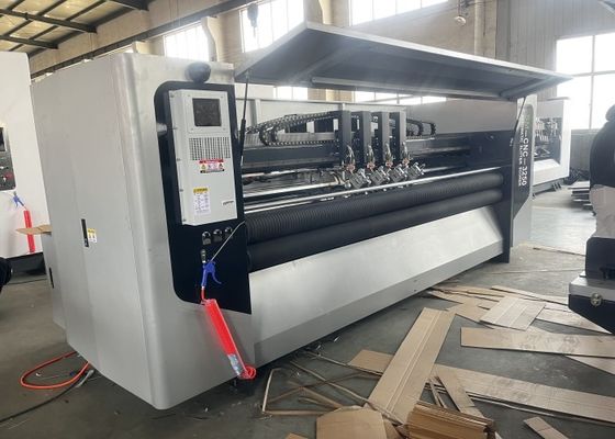 Machine de découpeuse à lame mince CNC 3250 avancée pour la découpe et la découpe précises à une vitesse de 150 m/min
